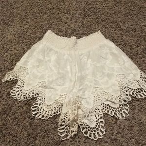 White lace design shorts